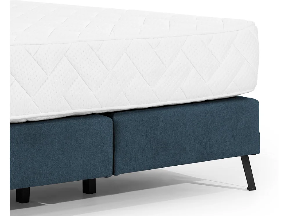 Lit continental capitonné tissu bleu Pozza avec matelas 30cm en latex et pied métal noir-160x200