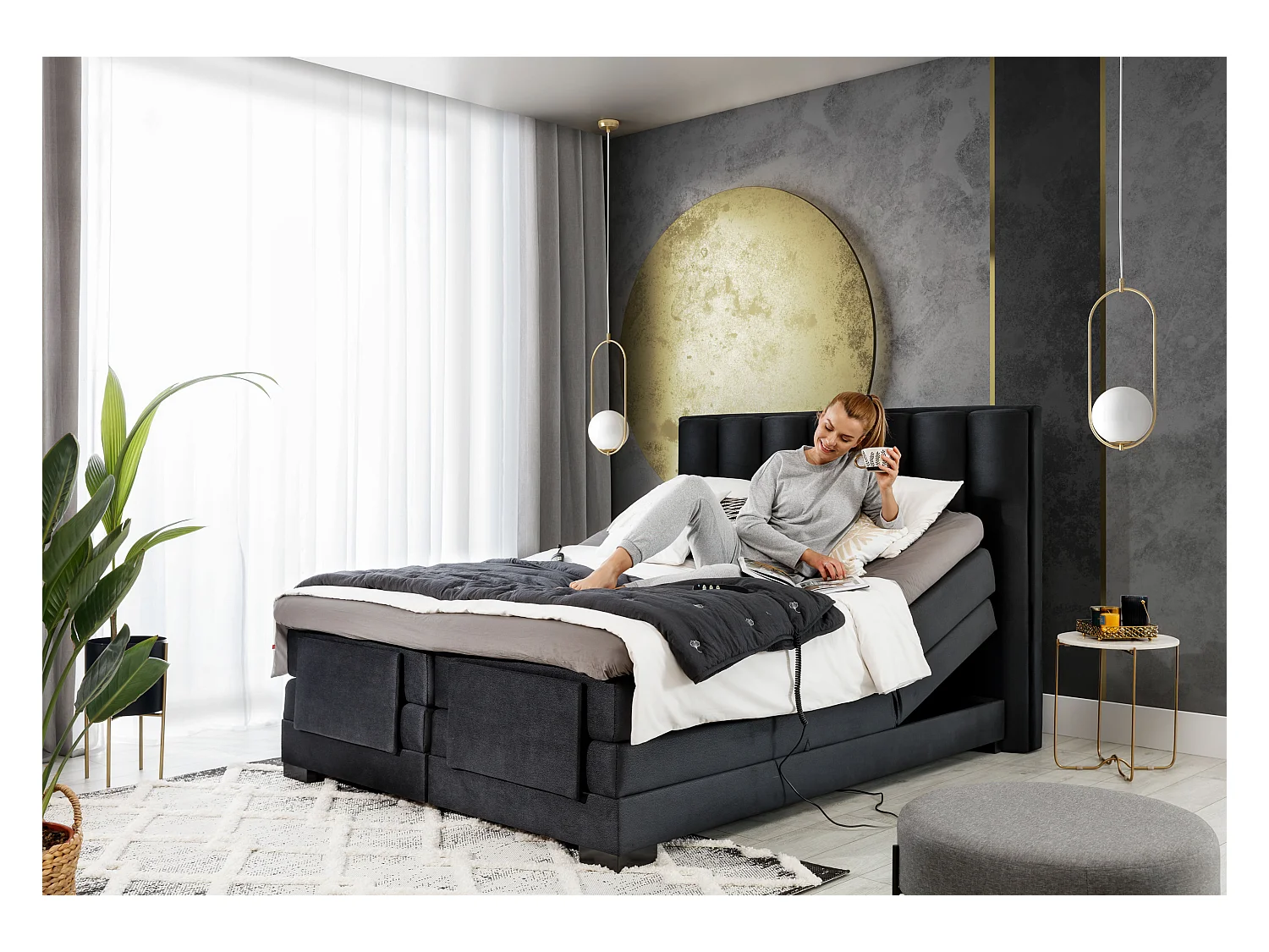 Lit boxspring électrique tissu gris clair avec matelas et surmatelas Arkos-160x200