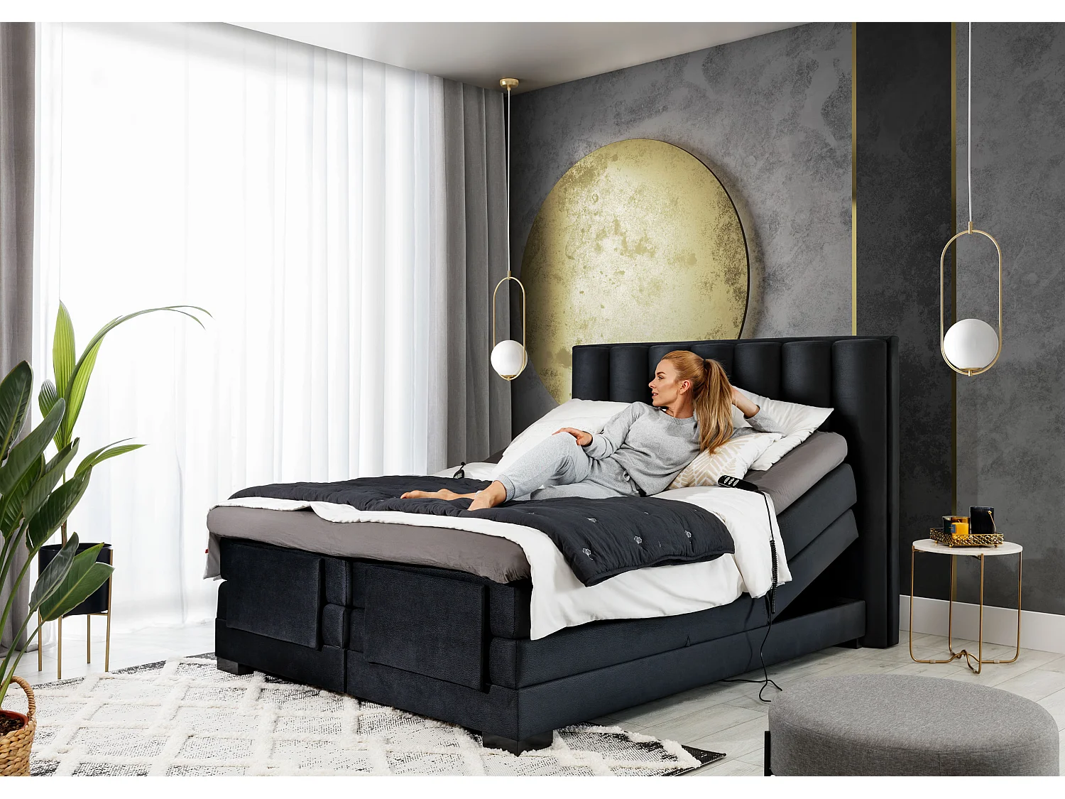 Lit boxspring électrique tissu gris clair avec matelas et surmatelas Arkos-140x200