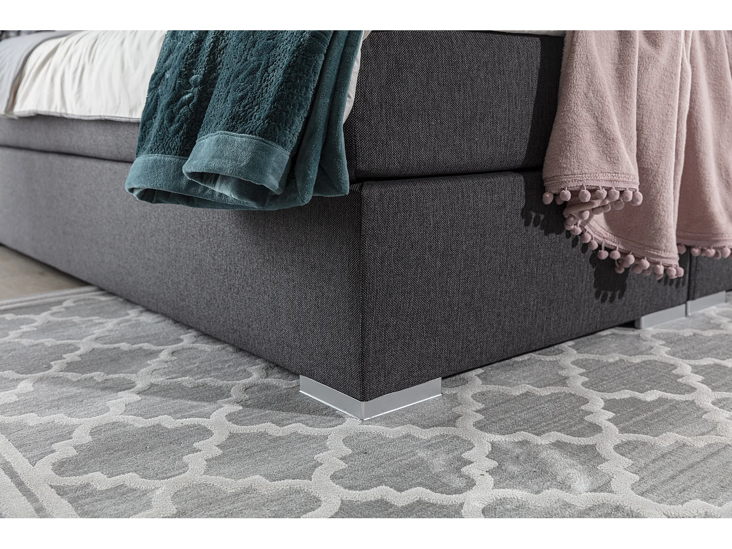 Lit boxspring simili cuir noir avec matelas et surmatelas Kavin-140x200