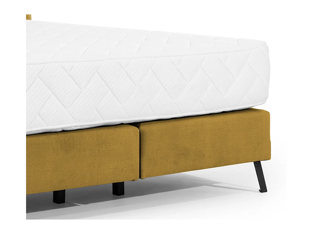 Lit continental capitonné tissu jaune moutarde Pozza avec matelas 30cm en latex et pied métal noir-140x200