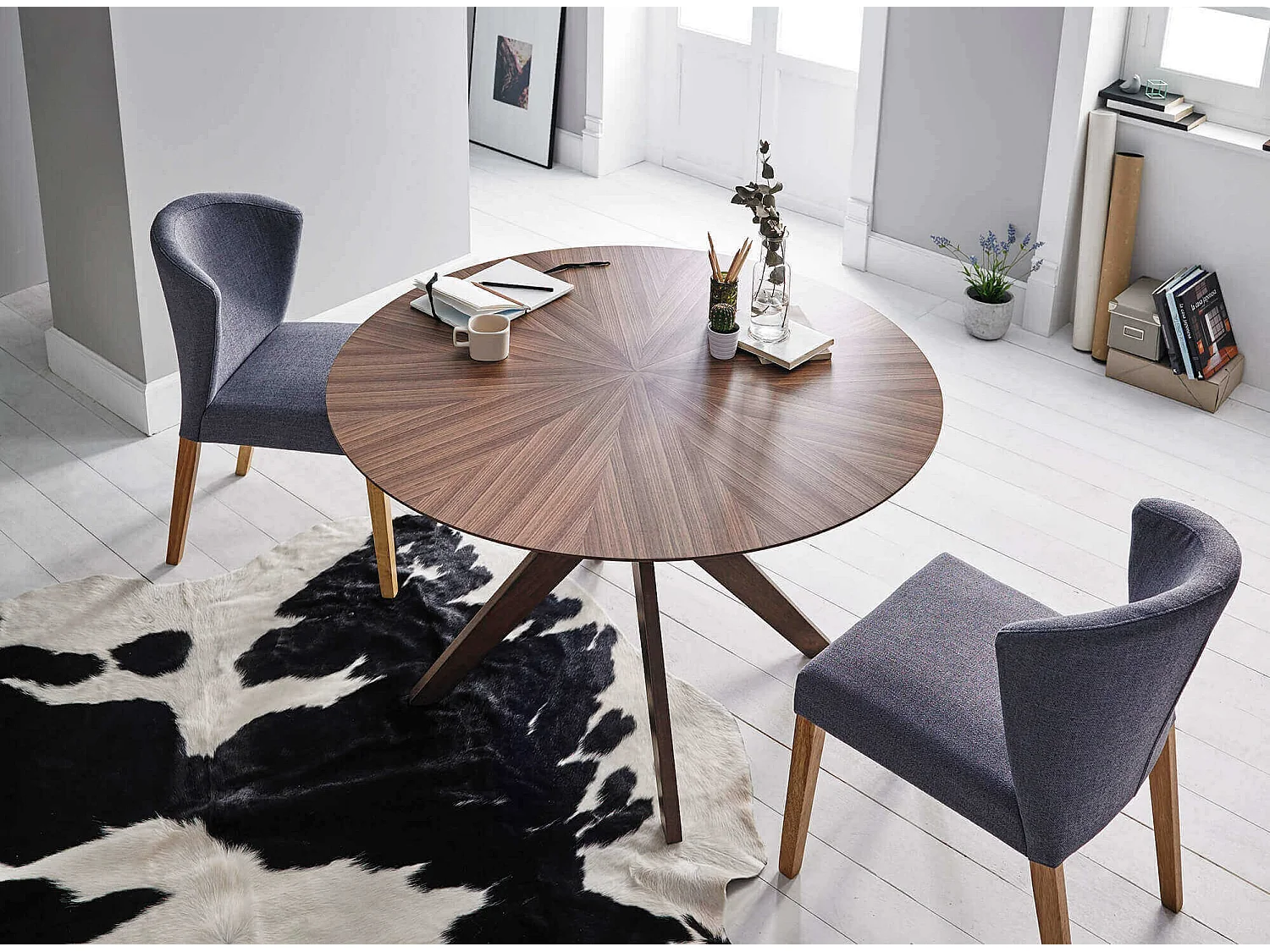 Table à manger ronde Kamila en chêne ou noyer – Harmonie de charme et style naturel-Couleur Naturel-Diamètre 120 cm