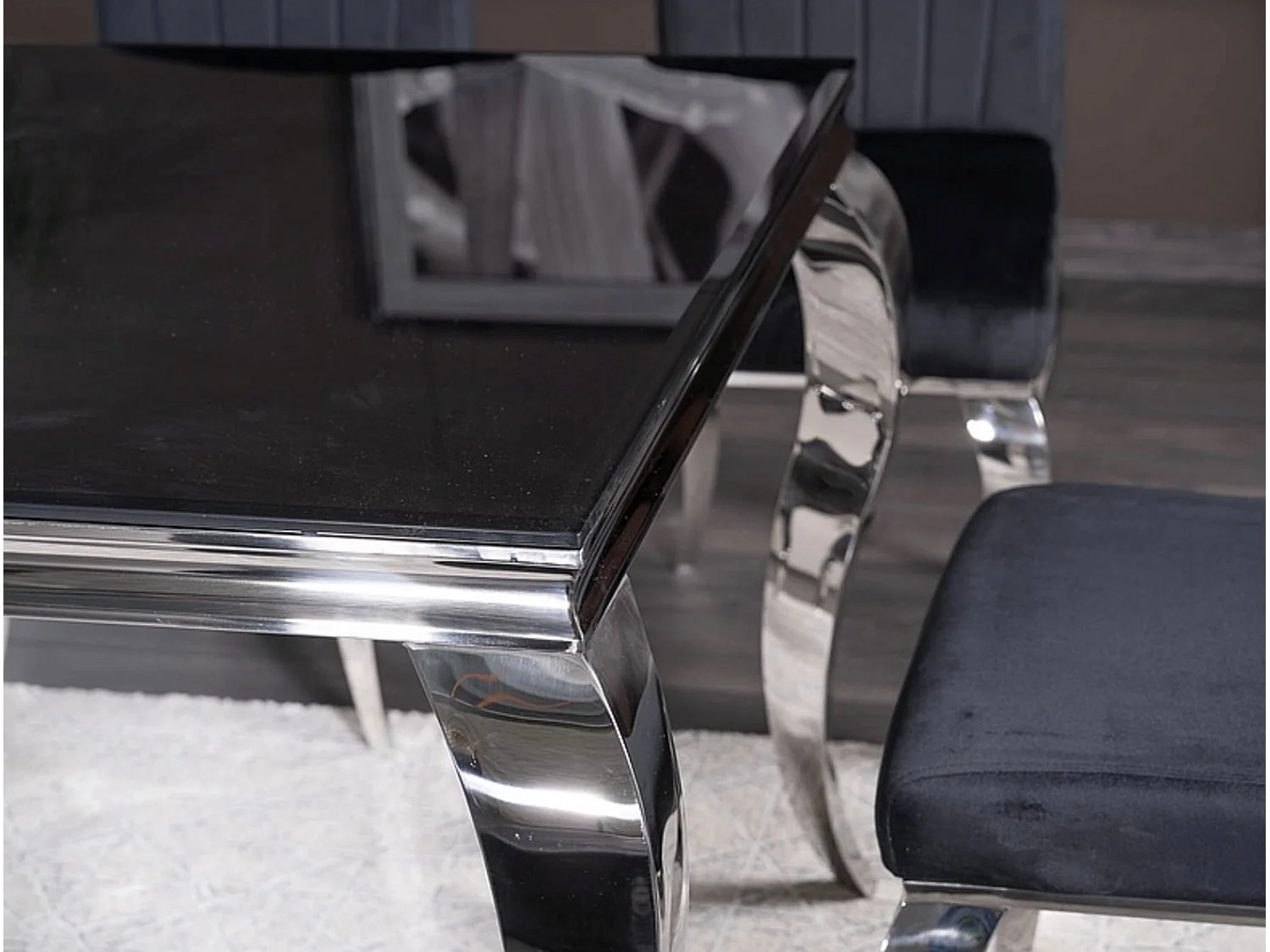 Table à manger design baroque verre trempé noir et acier chromé Boza 150cm