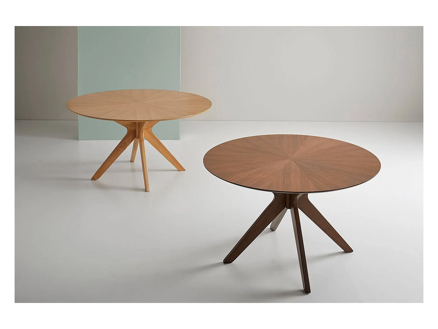 Table à manger ronde Kamila en chêne ou noyer – Harmonie de charme et style naturel-Couleur Marron-Diamètre 120 cm