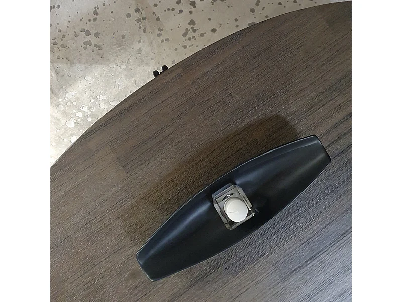 Table basse ovale en bois d'acacia cendré avec piètement métal - KUBI