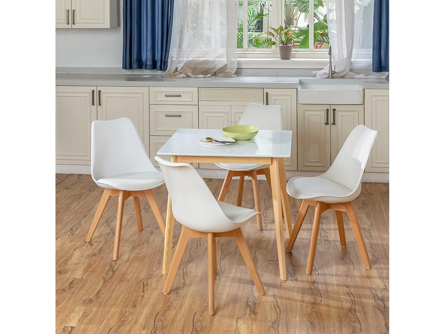 Table de salle à manger carré parfait pour petits espaces en bois CURRENCY SQUARE TOP 80 A