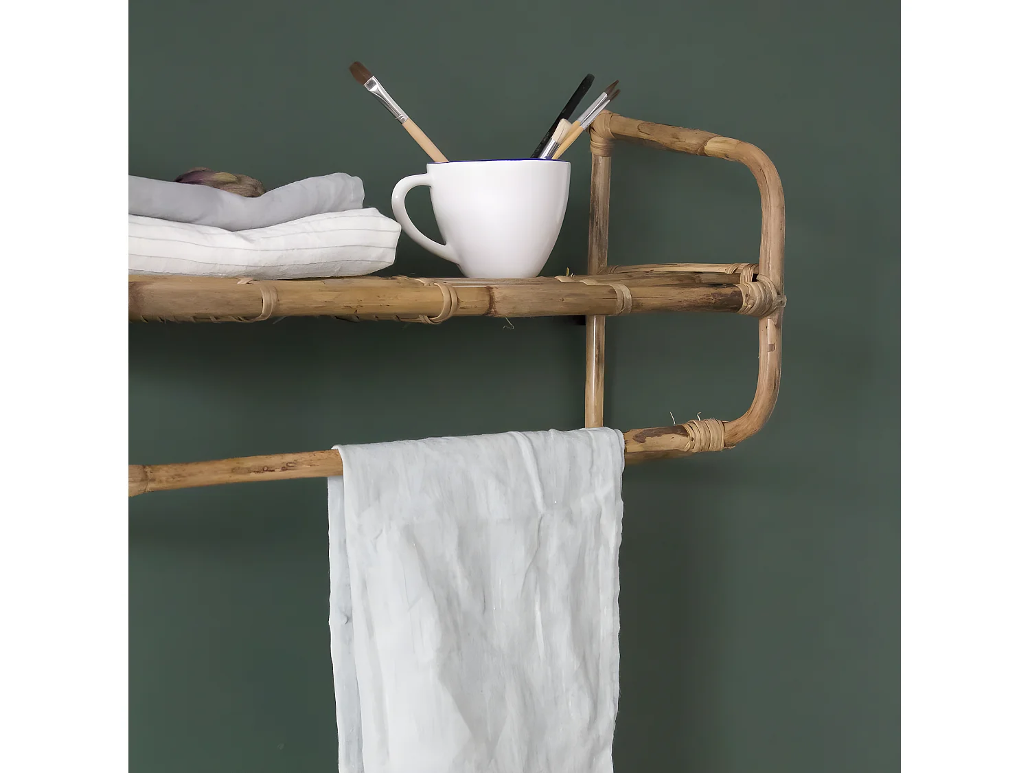 Etagère murale vintage en rotin