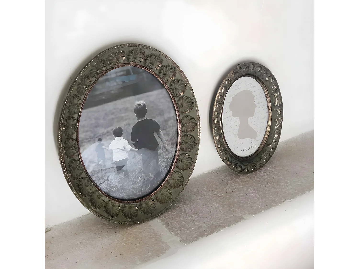 Cadre photo ovale style baroque