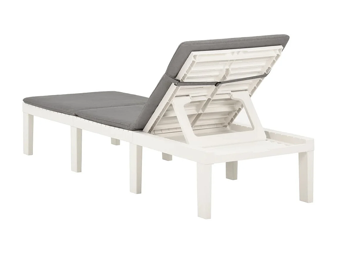 Loungesessel mit Kissen aus weißem Kunststoff