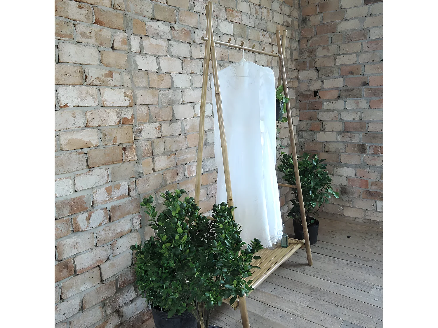 Perchero de bambú madera clara