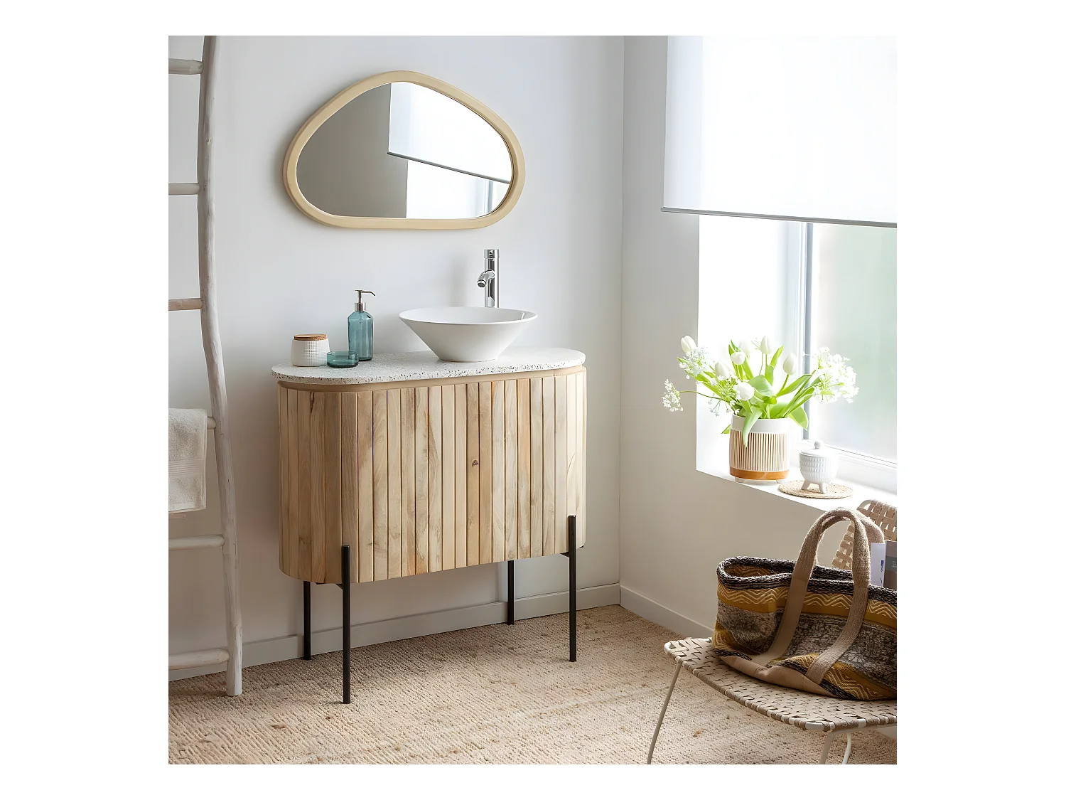 Meuble sous vasque en bois de manguier et terrazzo Lou