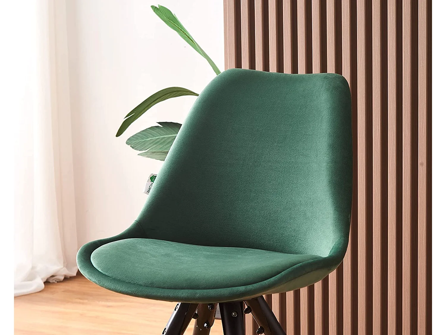 SOFIA - Chaise de salle à manger Rétro - Coque en plastique | Siège rembourré | Jambes en bois - Vert