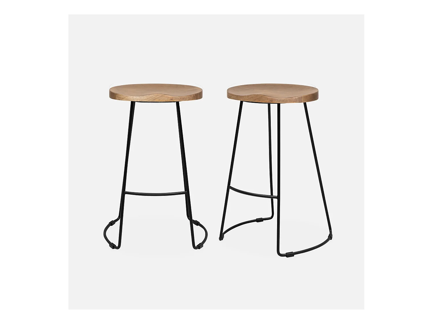 Lot de 2 tabourets de bars bois de manguier naturel et acier. avec repose pieds. 65cm