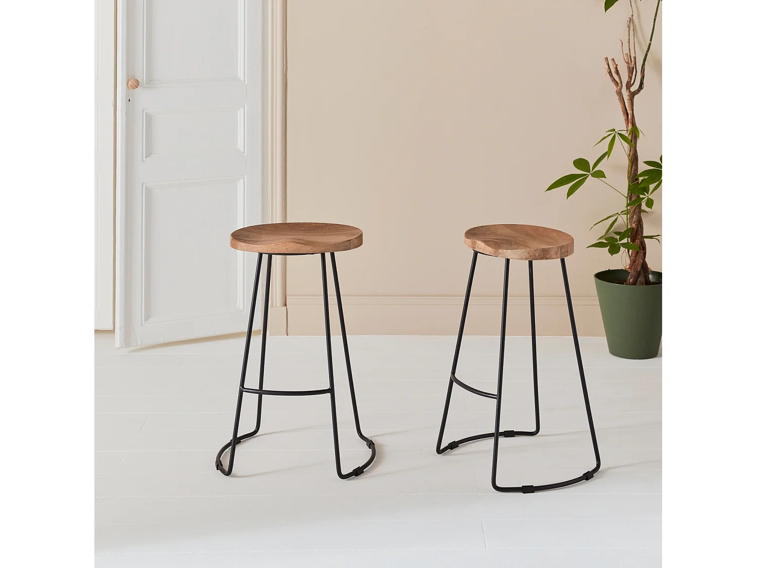 Set di 2 sgabelli da bar in legno di mango e acciaio, 65cm, marrone