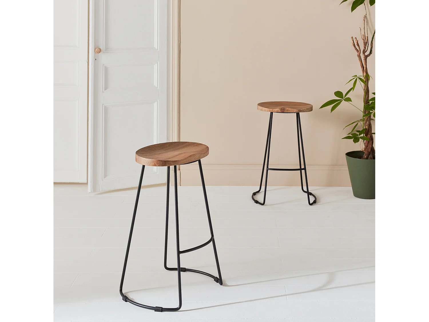 Set di 2 sgabelli da bar in legno di mango e acciaio, 65cm, marrone