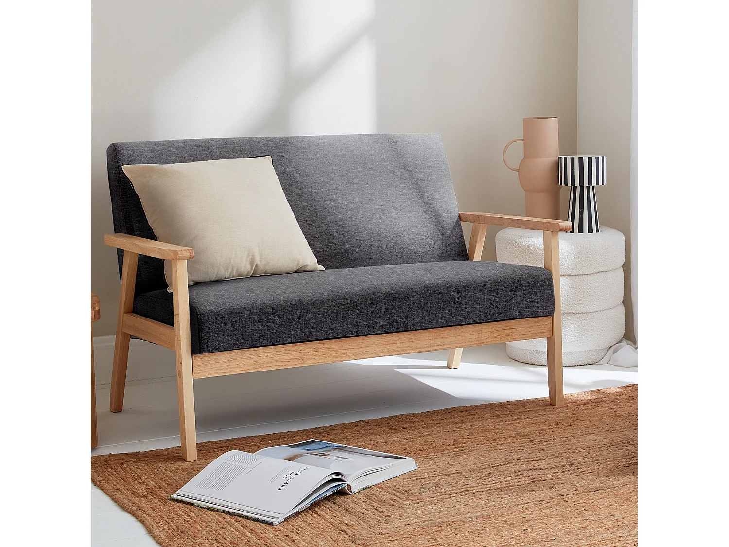 Divano salvaspazio stile scandinavo in legno e tessuto, 2 posti,