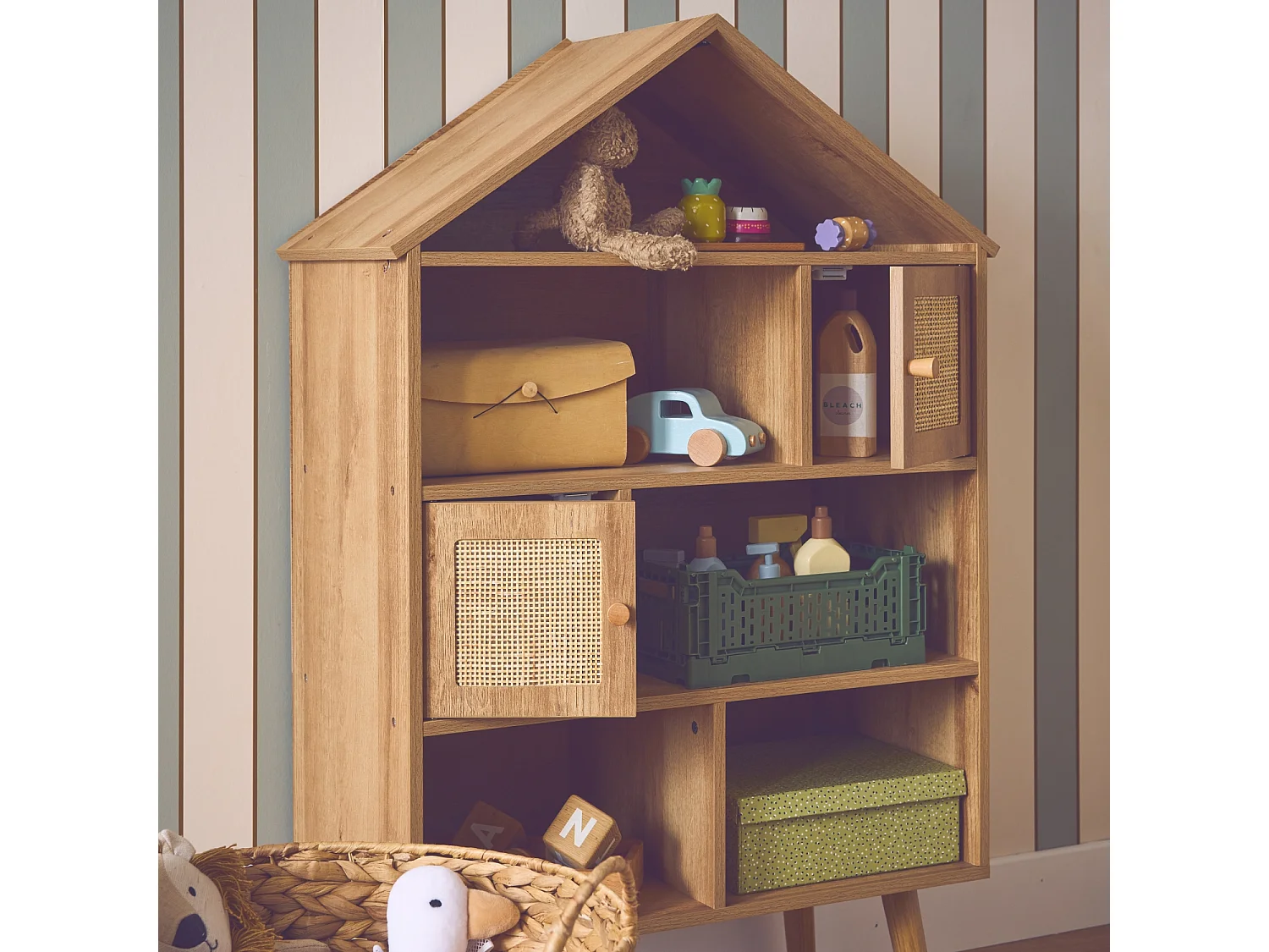 Etagère bibliothèque décor bois. pieds en pin. 7 compartiments et 2 portes en cannage