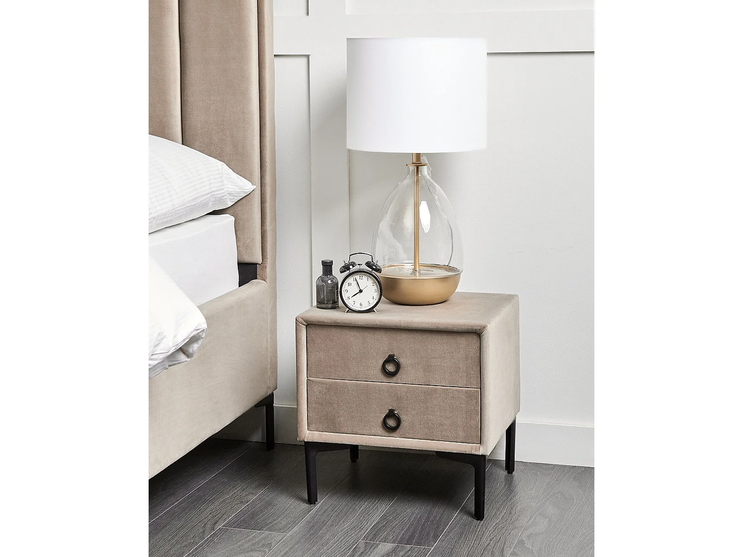 Table de nuit à 2 tiroirs SEZANNE Velours Taupe