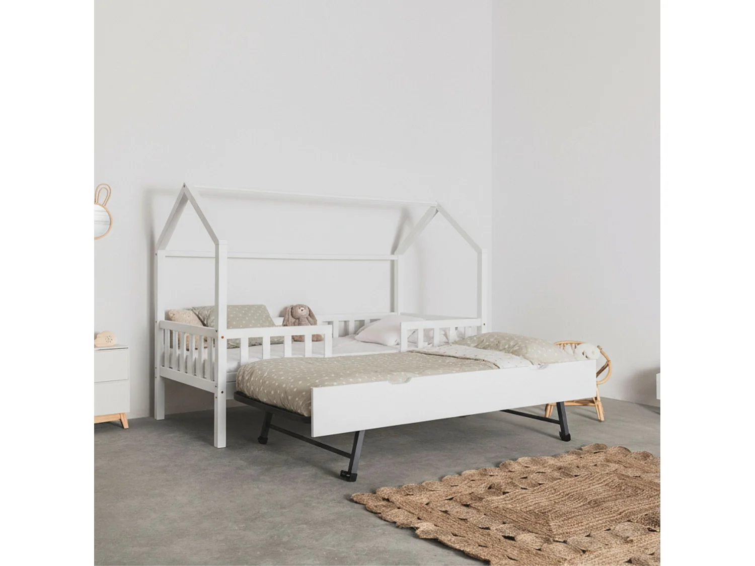 Lit cabane avec barrièrre + lit pieds pliants bois blanc 90x190cm