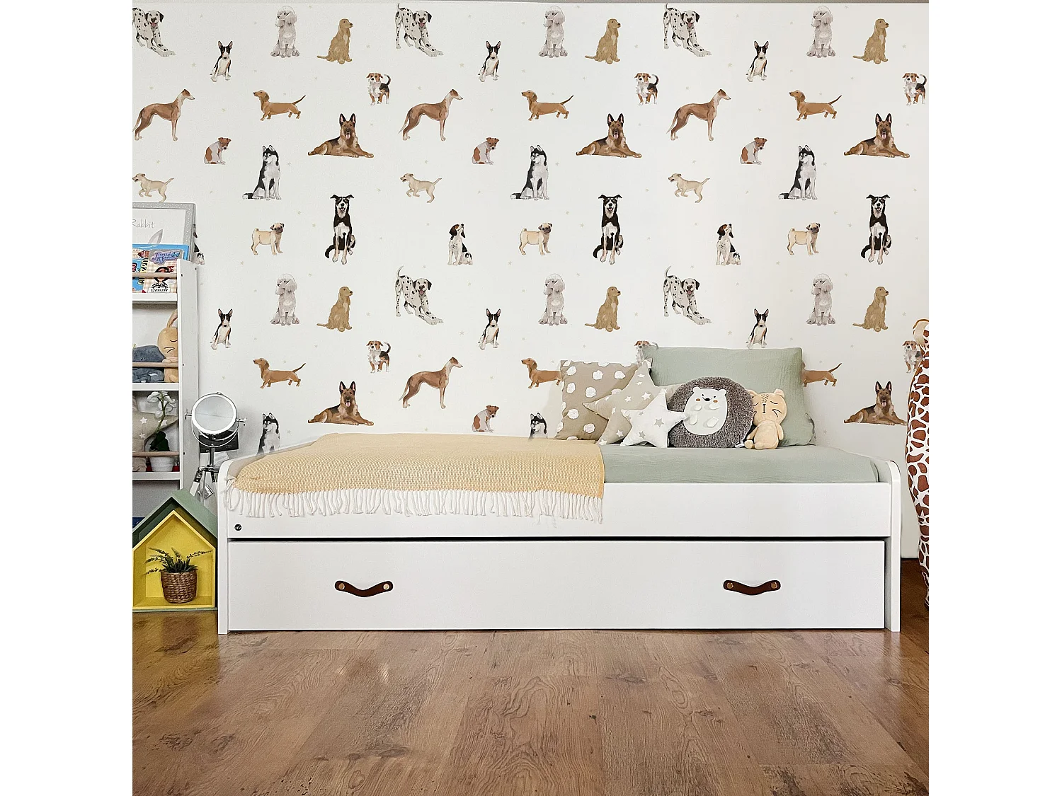 Bett + Schubladen aus weißer Spanplatte mit Lattenrost 90x190cm
