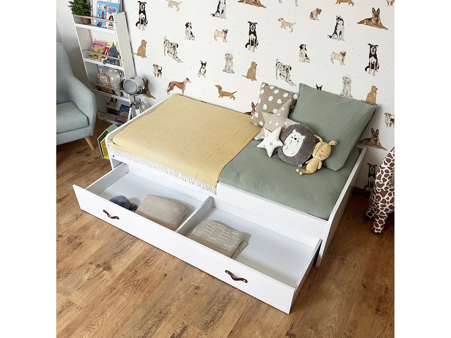 Bett + Schubladen aus weißer Spanplatte mit Lattenrost 90x190cm