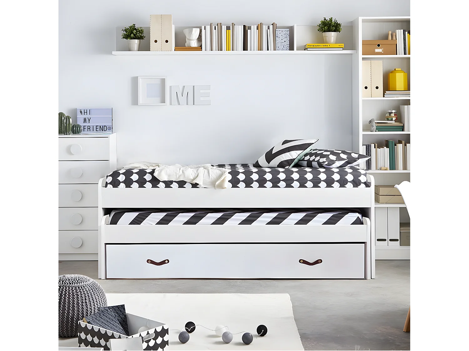 Bett dreifach mit Lattenrosten und Matratzen weiß 105x200cm