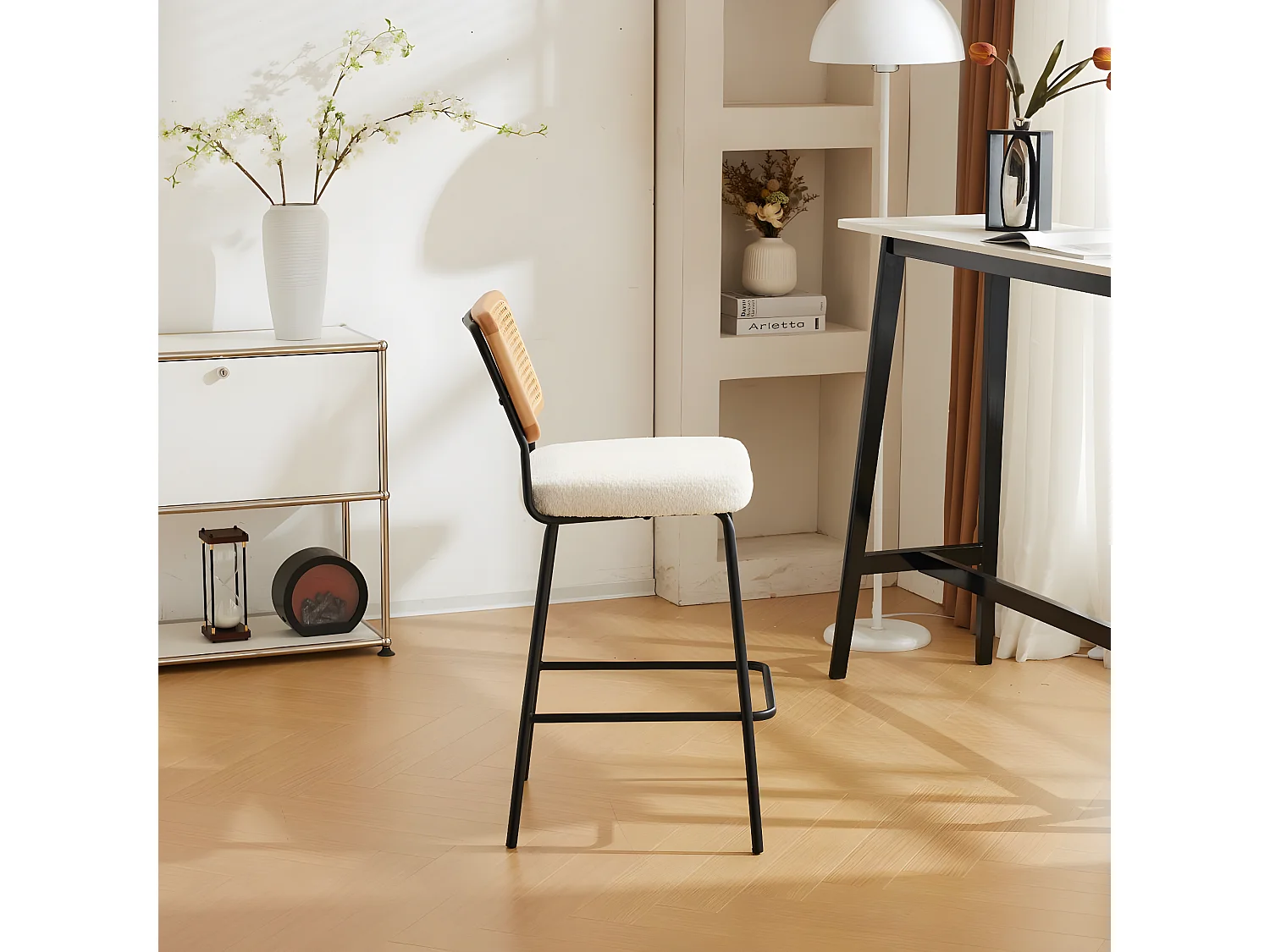 Lot de 2 chaises de bar en cannage et tissu bouclé beige, piètement noir - Muse