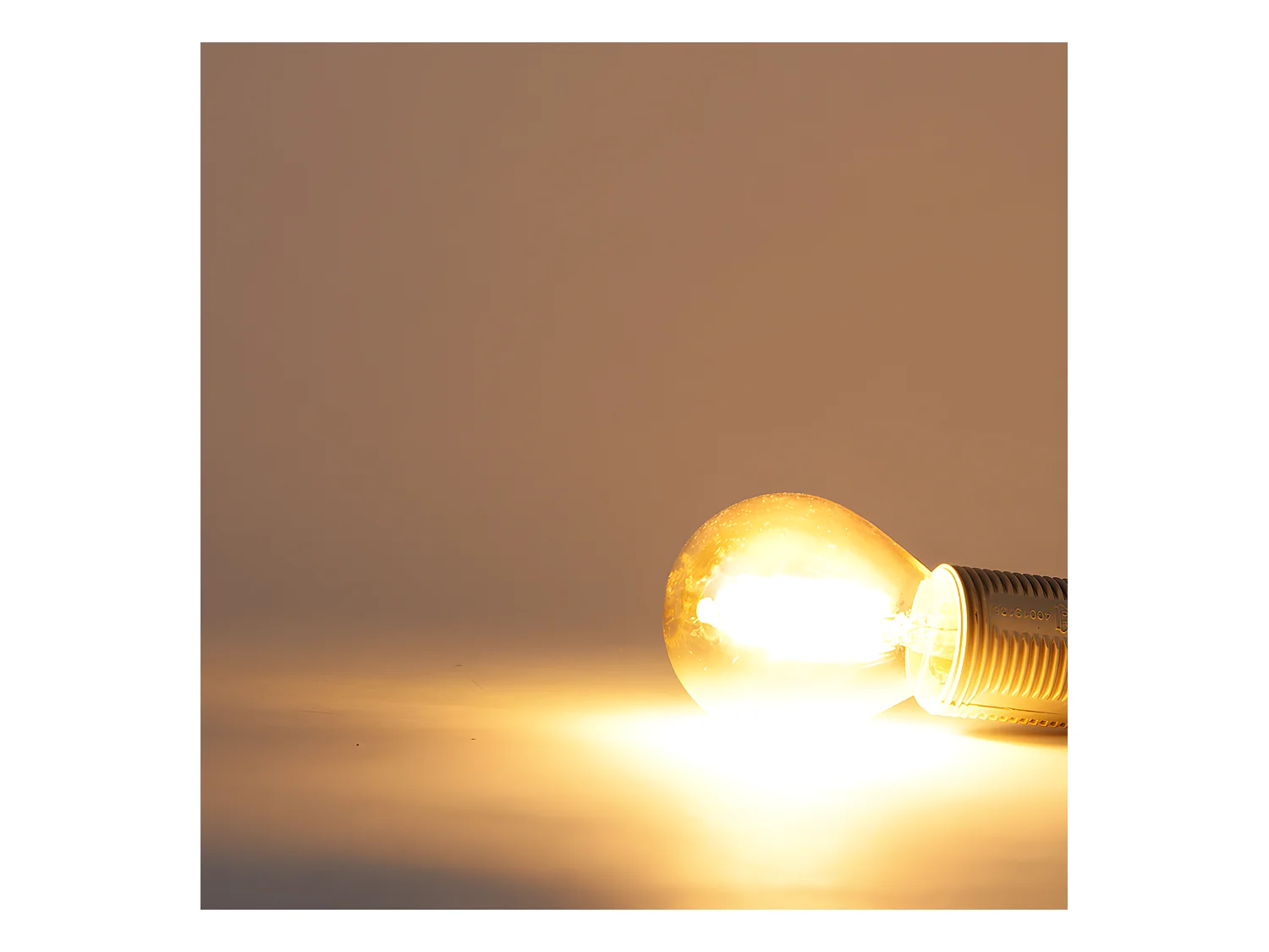 Ampoule LED E14 P45 goldline 2W 180 lm 2100K