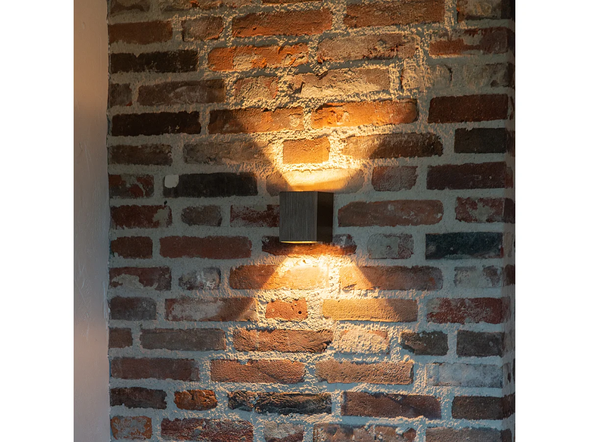 Applique murale moderne bronze foncé carrée - Sola