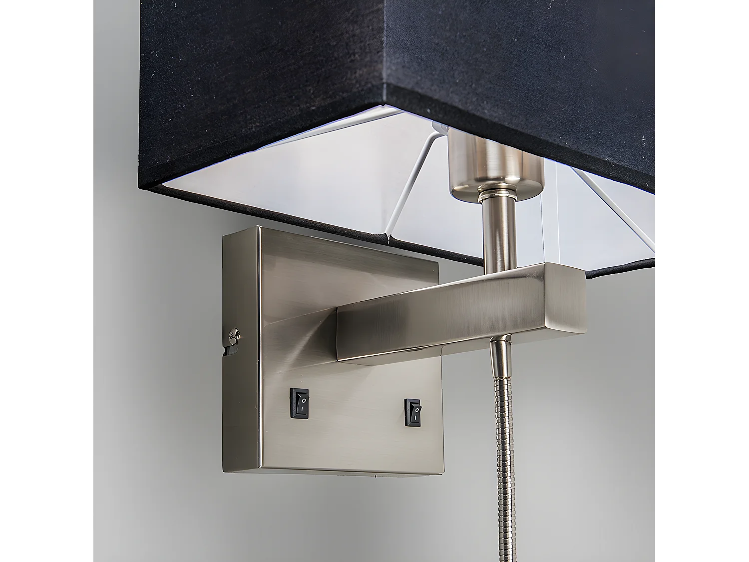 Ensemble de 2 appliques en acier avec abat-jour, bras de lecture avec LED - Bergame