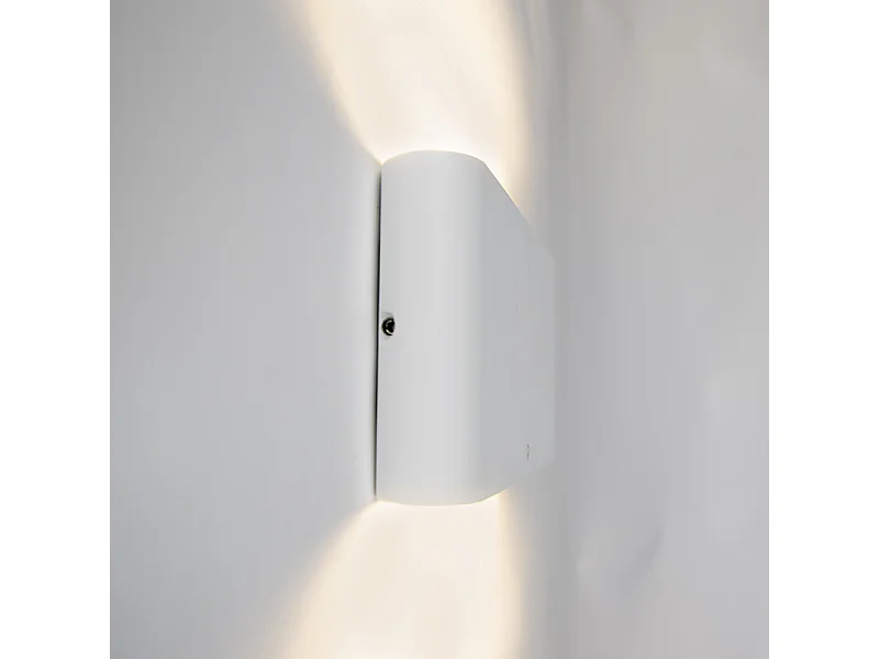 Applique murale blanche 17,5 cm avec LED IP65 - Batt