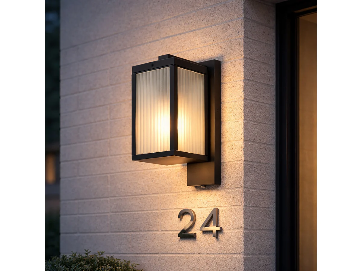 Lanterne murale d'extérieur noire avec verre nervuré et capteur crépusculaire - Charlois