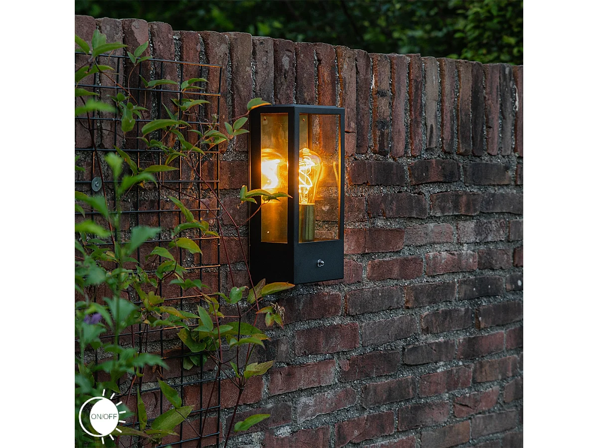 Applique d'extérieur noire avec capteur clair-foncé doré - Rotterdam
