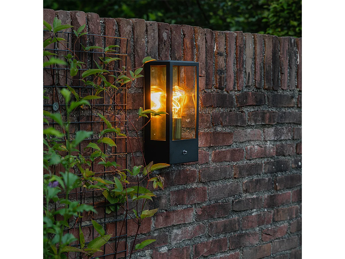 Applique murale extérieure noire avec capteur crépusculaire doré - Rotterdam