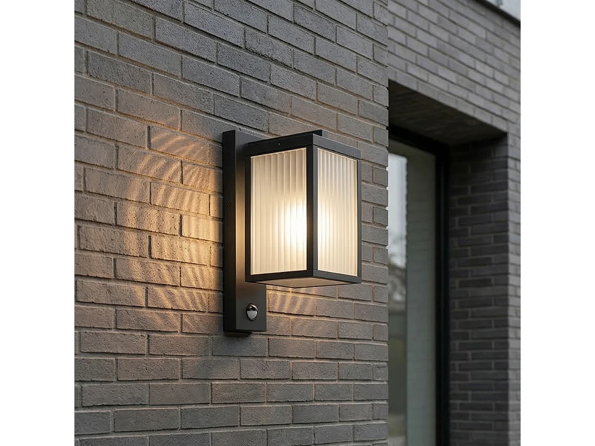 Lanterne murale d'extérieur noire avec verre nervuré et détecteur de mouvement - Charlois