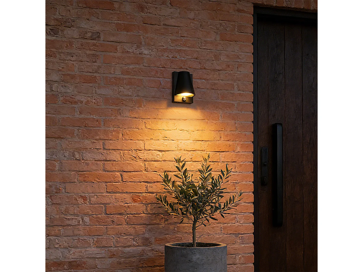 Applique murale extérieure noire IP44 avec détecteur de mouvement - Femke