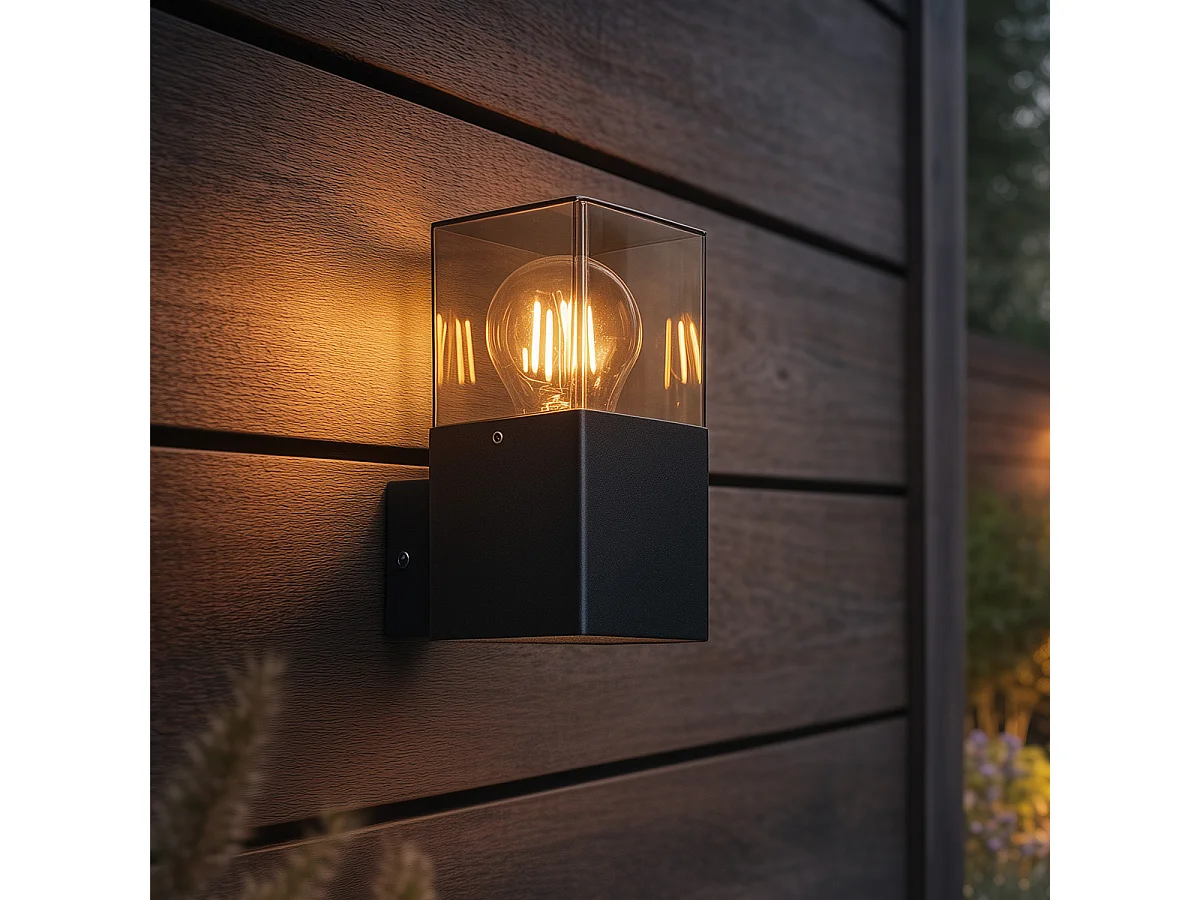 Applique murale extérieure moderne noire IP44 avec verre fumé - Danemark