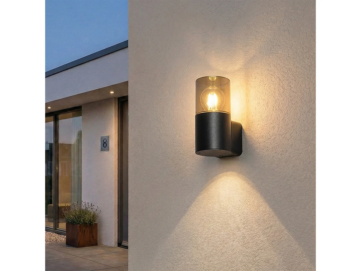 Applique murale extérieure moderne noire avec abat-jour fumé IP44 - Odense