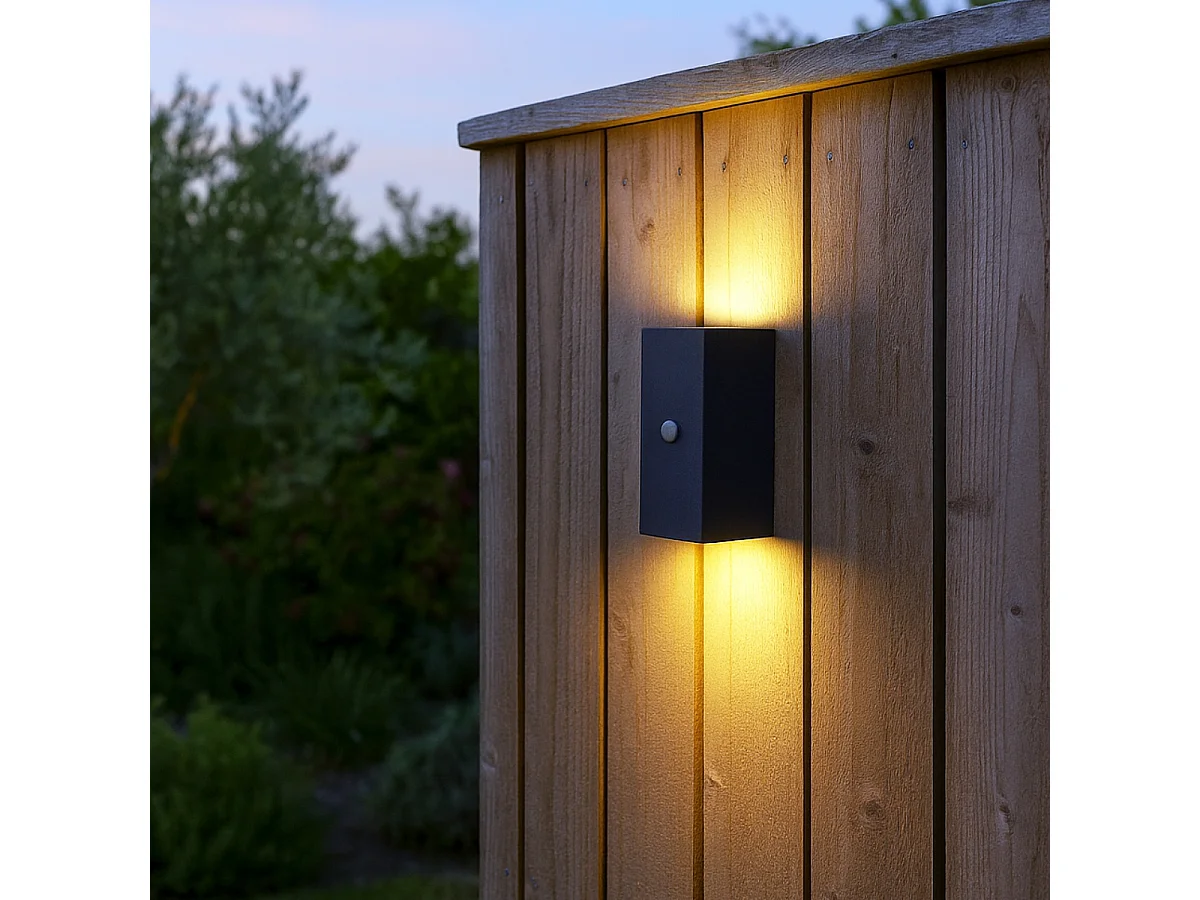 Applique murale noire 2 lumières IP44 avec détecteur de mouvement - Baleno