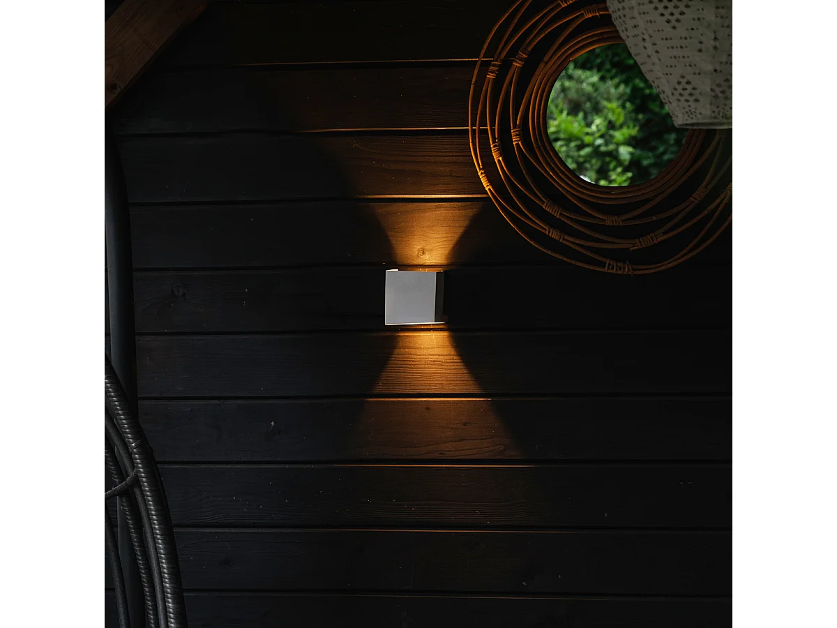 Applique murale d'extérieur blanche avec LED 2 lumières IP54 - Edwin