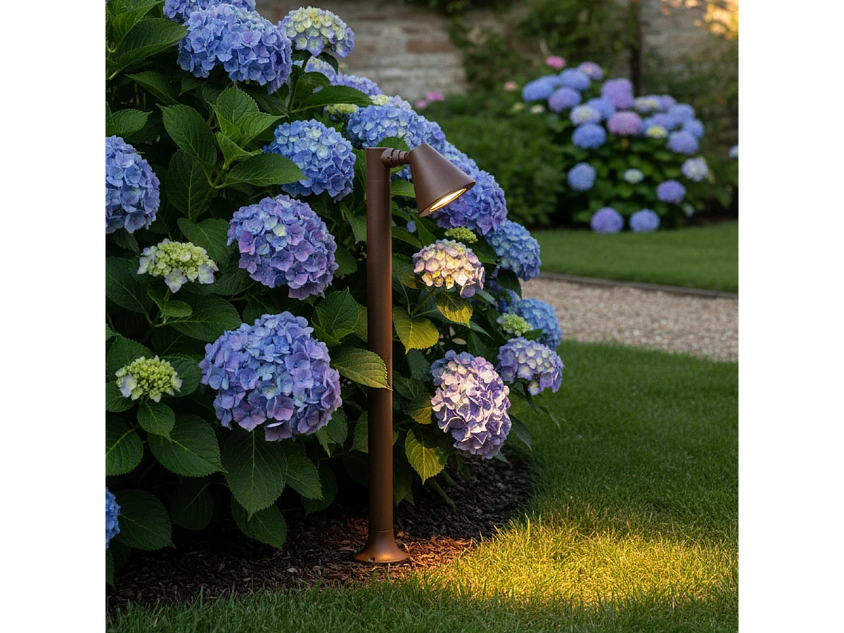 Borne d'extérieur moderne brun rouille 60 cm IP44 orientable - Ciara