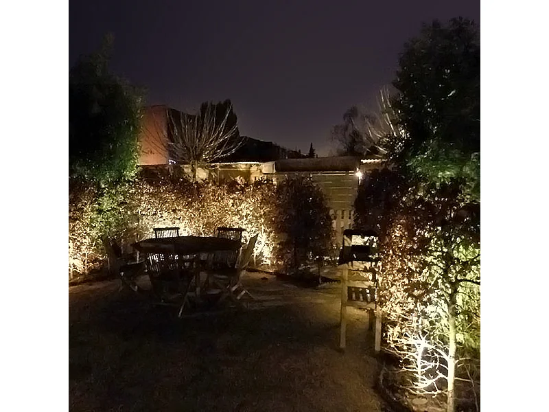 Ensemble de 4 spots de jardin noirs avec LED IP68 - Garly