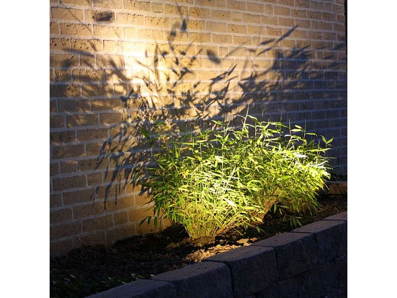 Ensemble de 4 spots de jardin noirs avec LED IP68 - Garly
