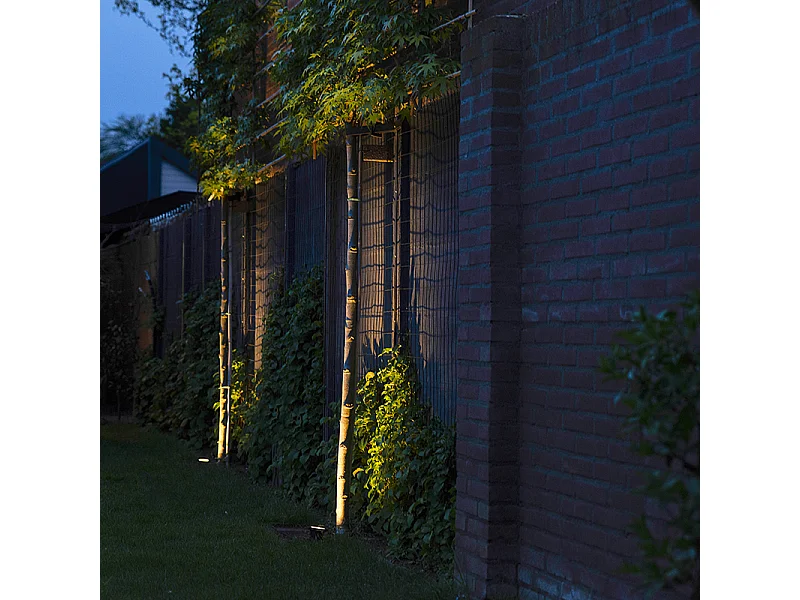 Spot moderne noir avec cordon et prise 200cm IP65 - Basic