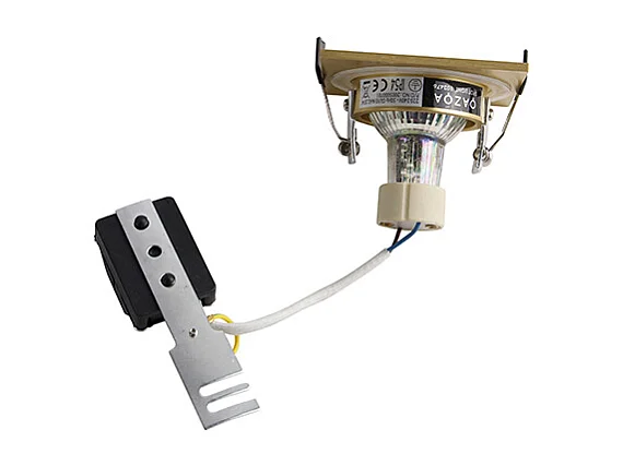 Spot encastré moderne doré carré IP44 - Xena