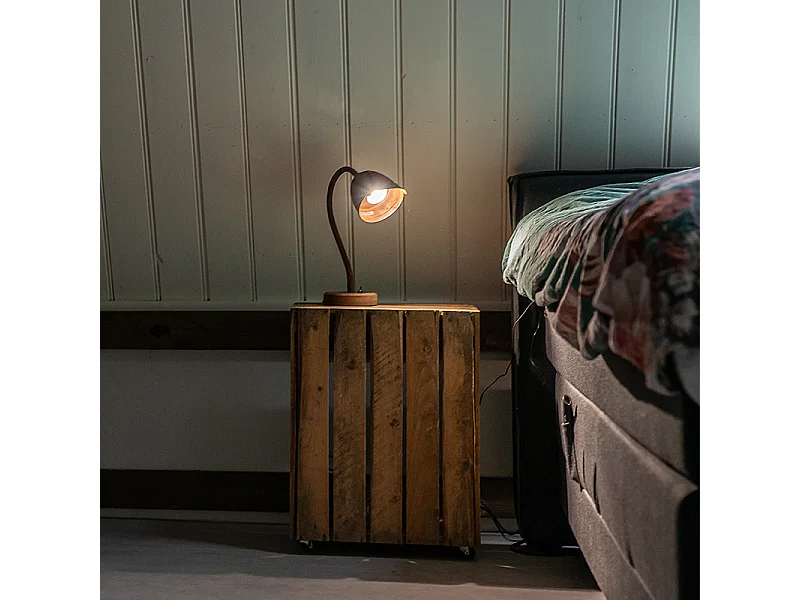 Lampe de table rustique marron rouille avec base en bois - Rax