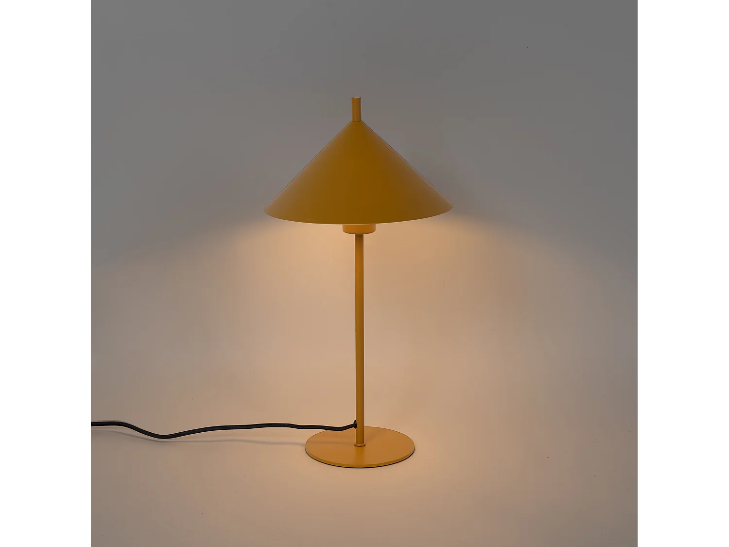 Lampe de table design jaune - Triangolo