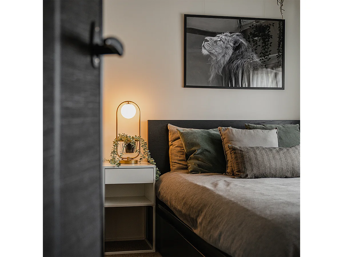 Lampe de table art déco or avec verre blanc - Isabella