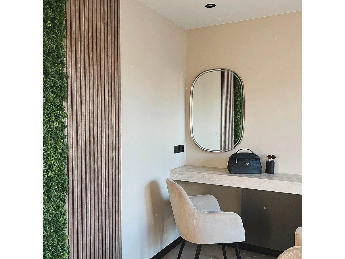 Miroir de salle de bain doré avec LED avec variateur tactile ovale - Miral