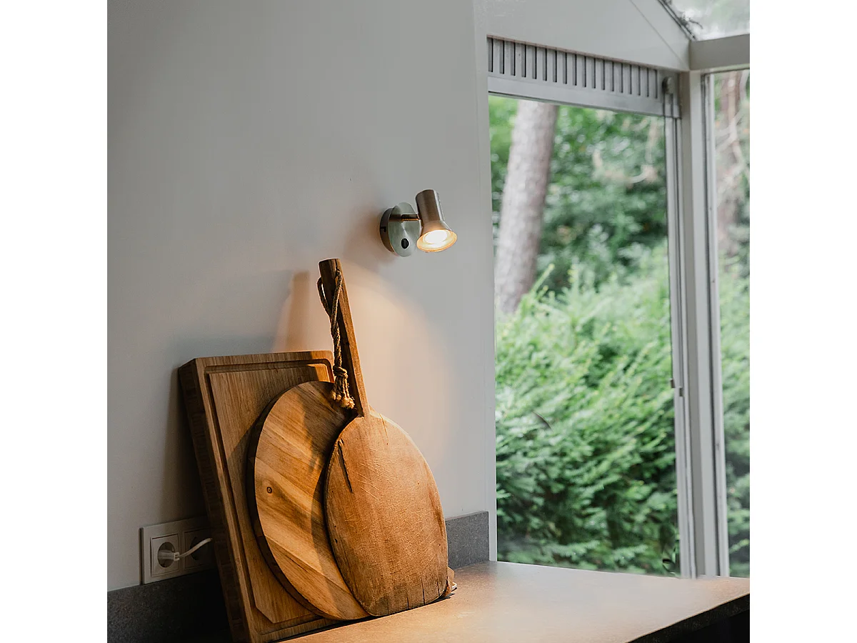 Spot mural orientable et inclinable en acier avec interrupteur - Karin 1